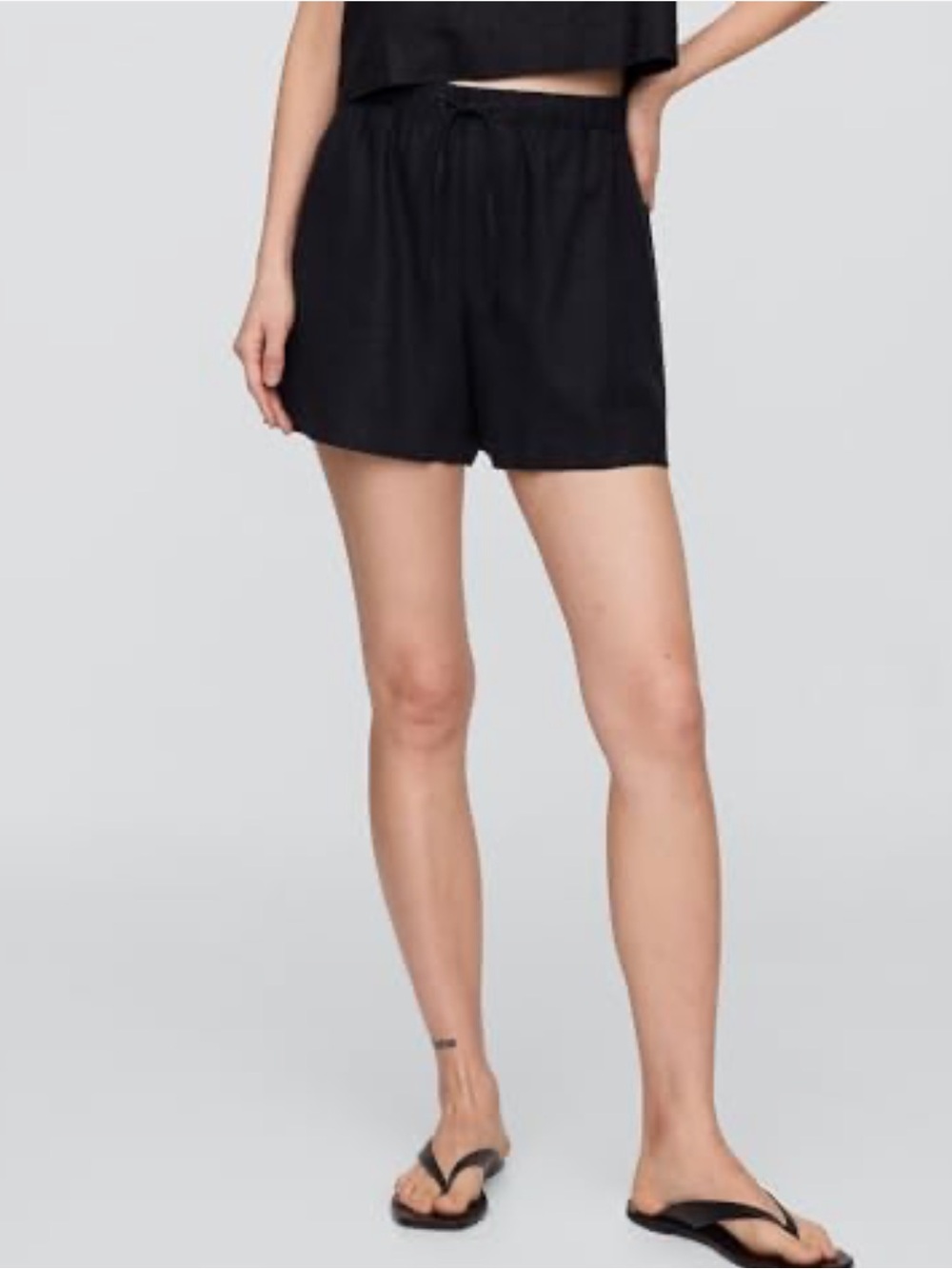 Black Linen-Blend Cropped Tank Top and Shorts Set - Picture 4 of 5